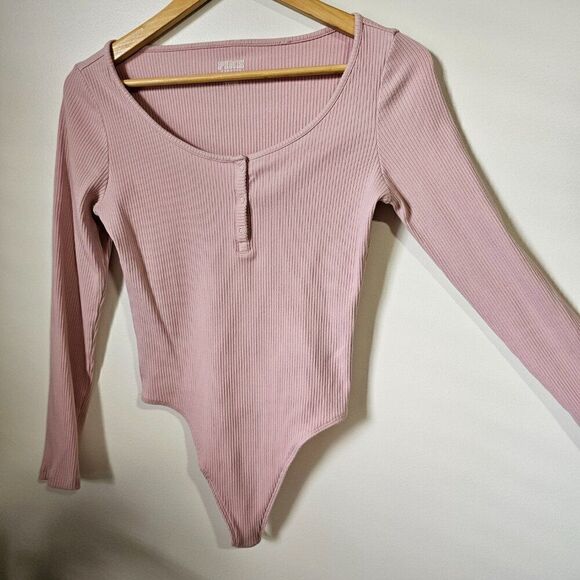 EUC PINK VICTORIA'S SECRET PINK RIBBED STRETCH LONGSLEEVES BODYSUIT M - Picture 2 of 12